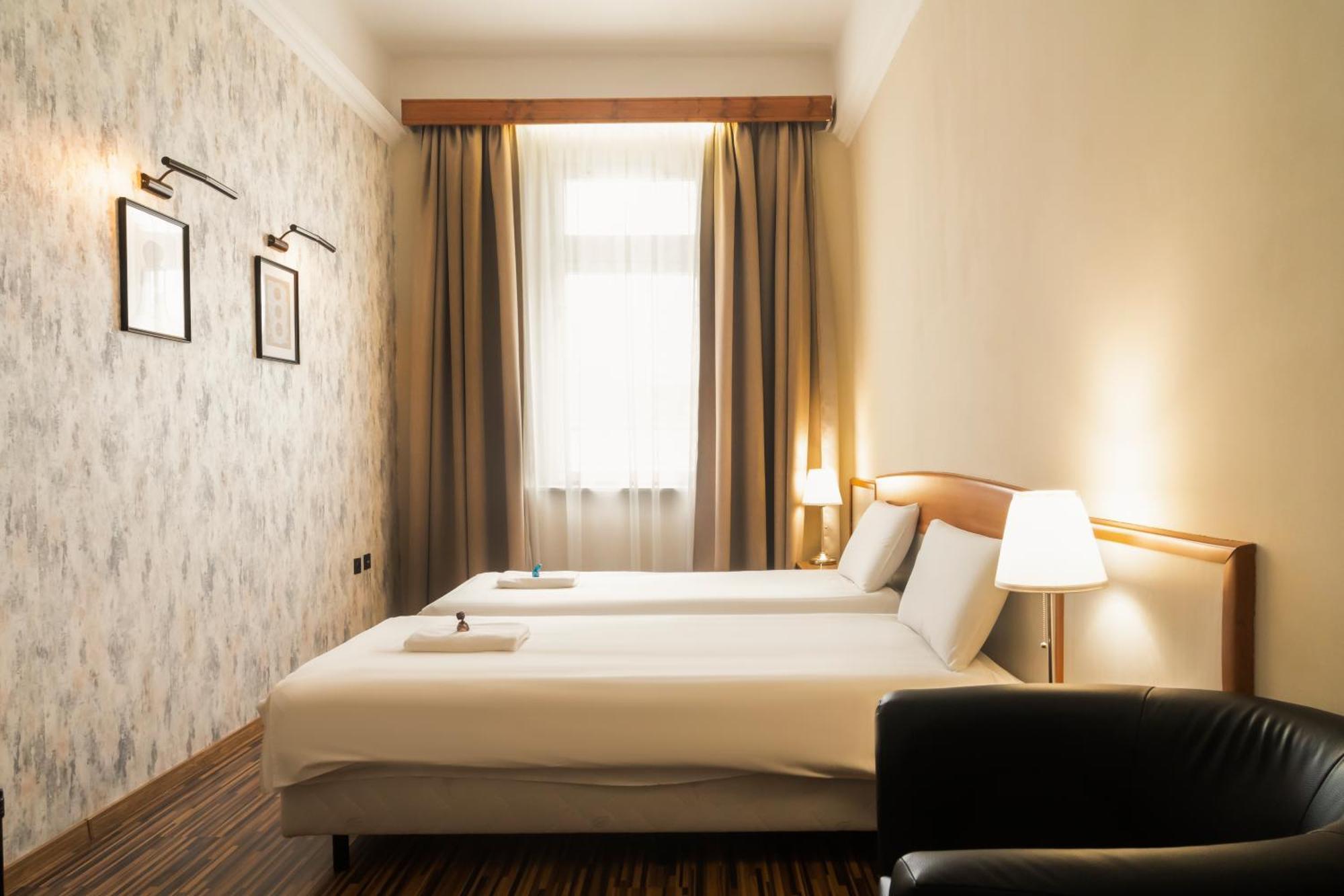 Korona Hotel Nyíregyháza Extérieur photo