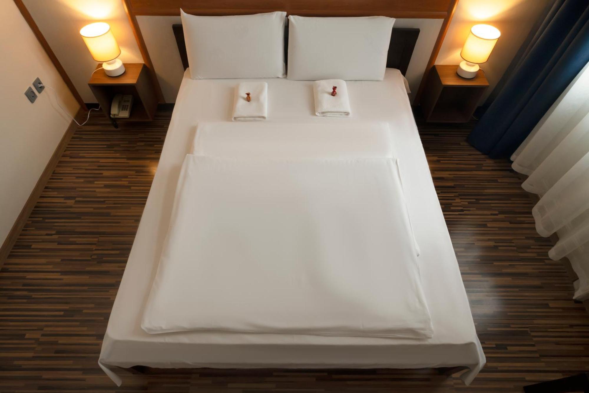Korona Hotel Nyíregyháza Extérieur photo