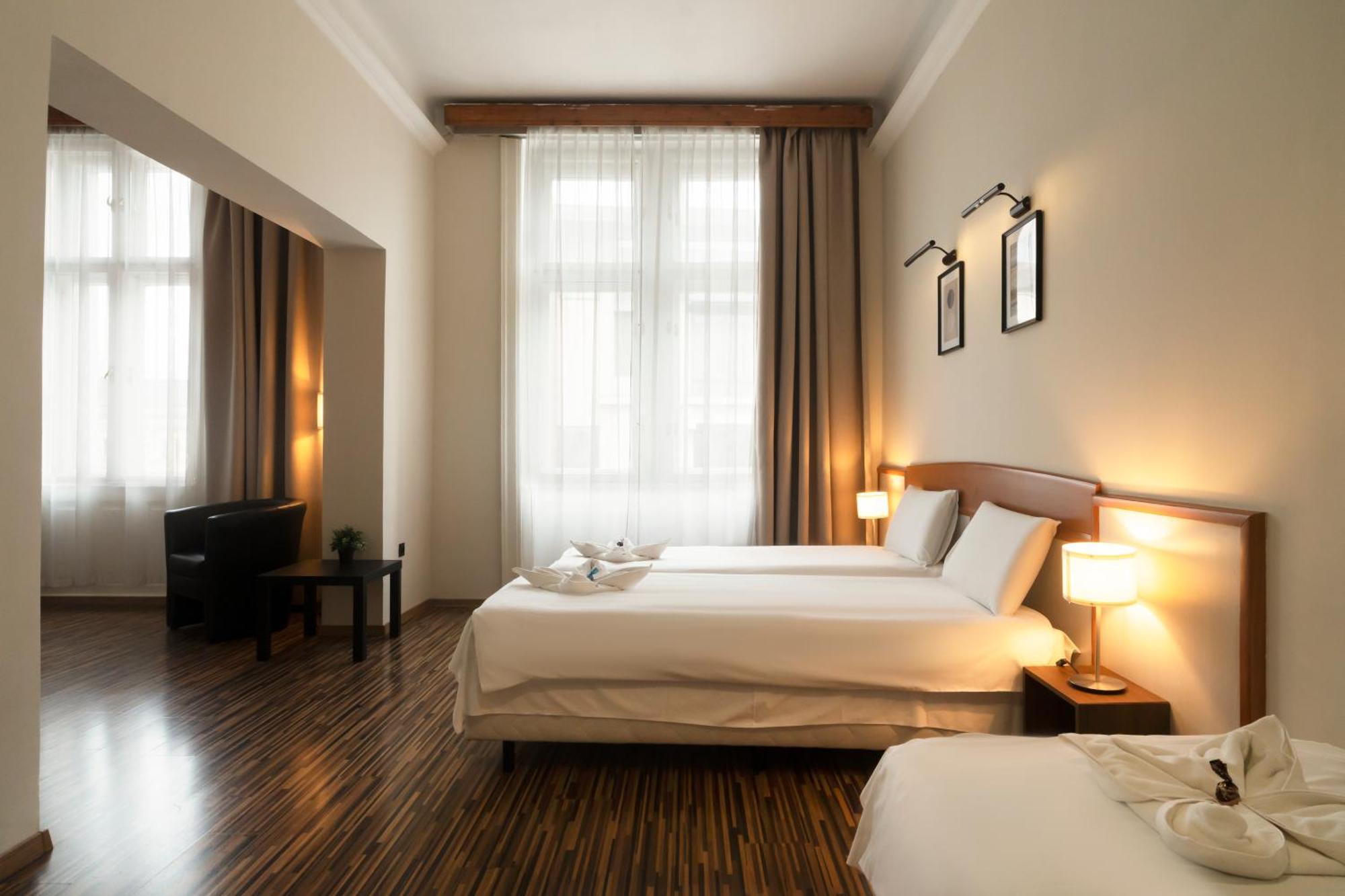 Korona Hotel Nyíregyháza Extérieur photo