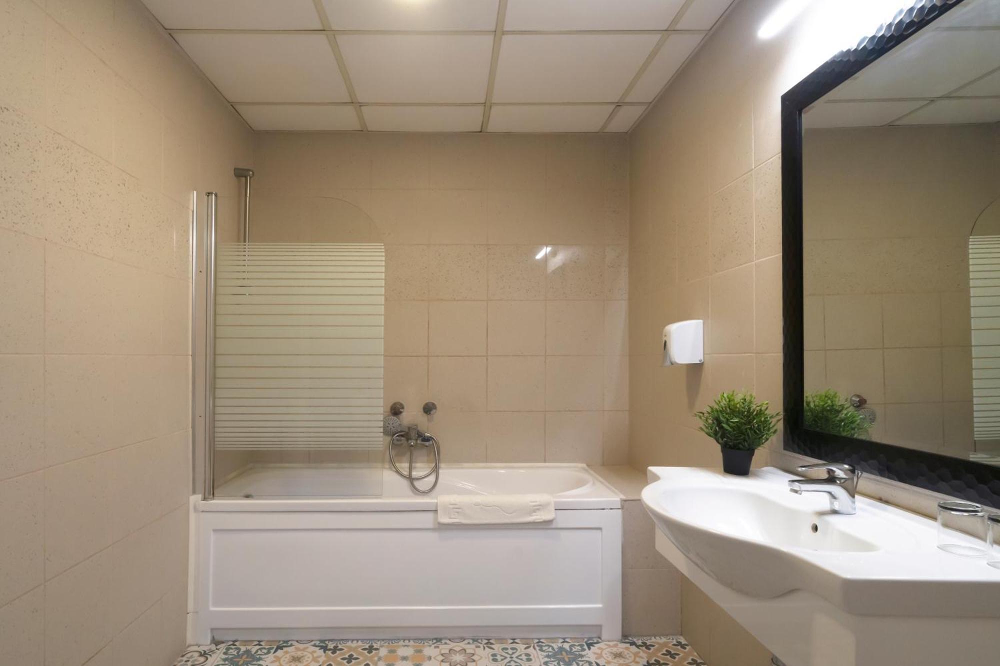 Korona Hotel Nyíregyháza Extérieur photo