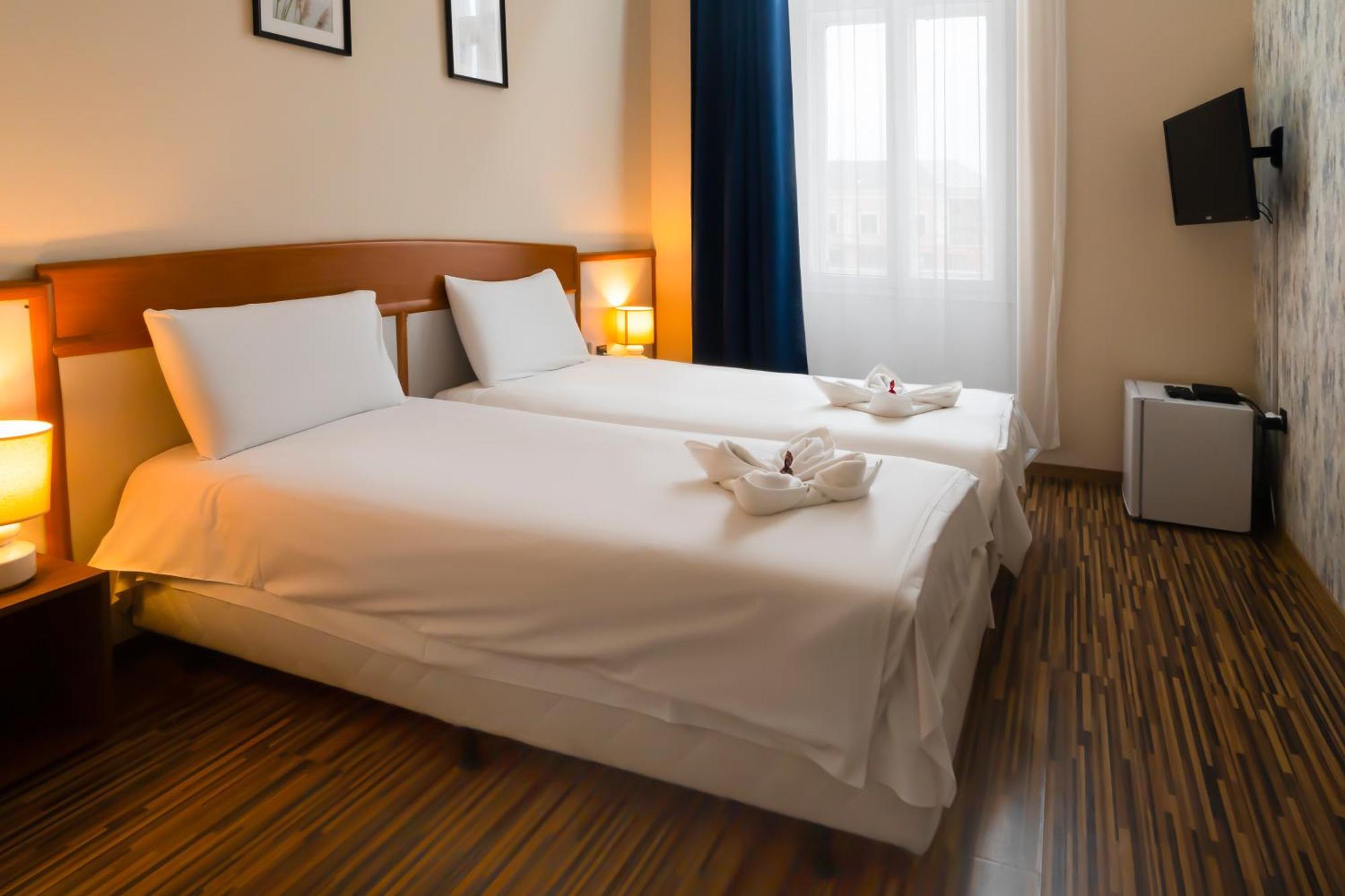 Korona Hotel Nyíregyháza Extérieur photo