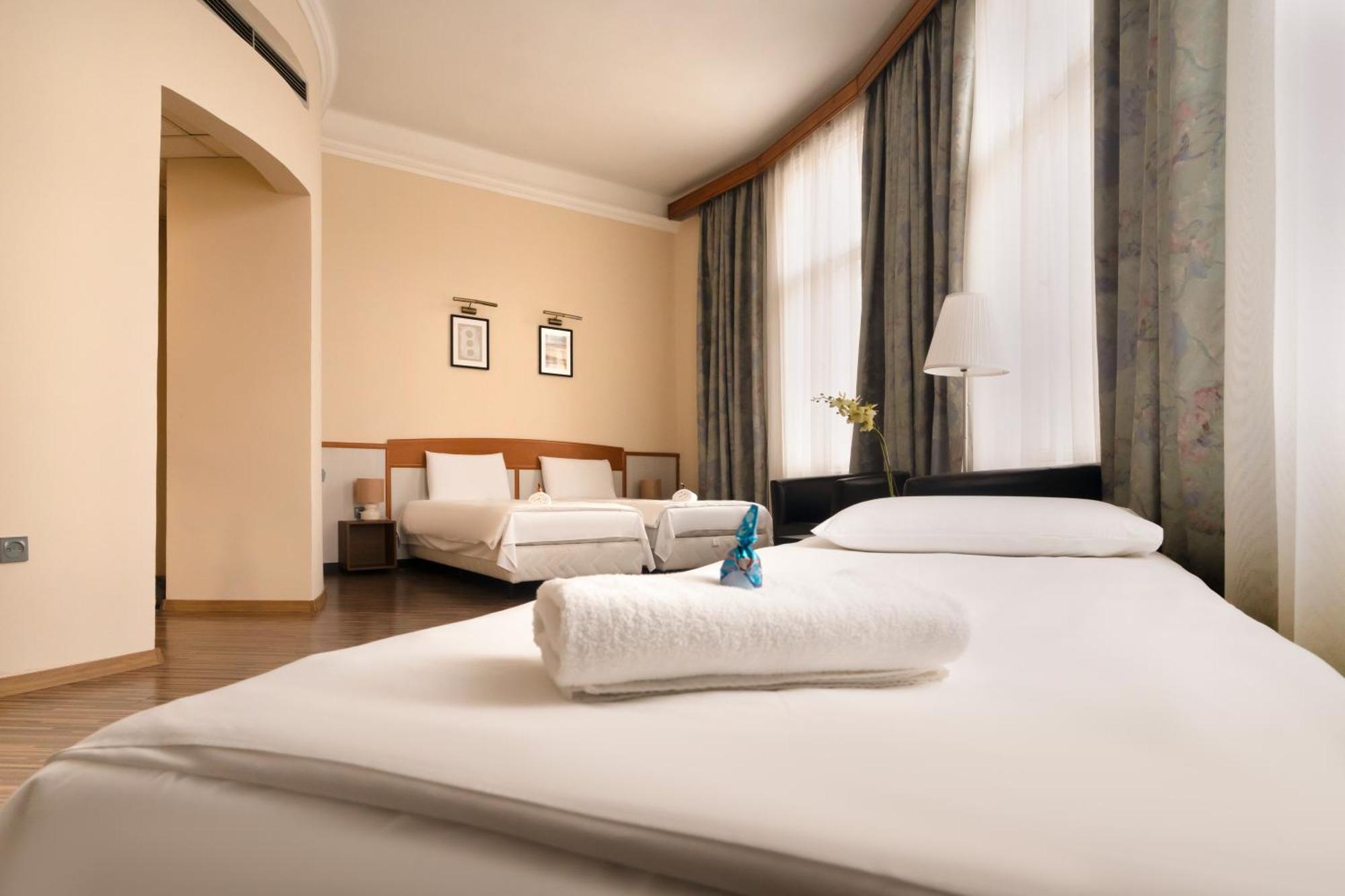 Korona Hotel Nyíregyháza Extérieur photo