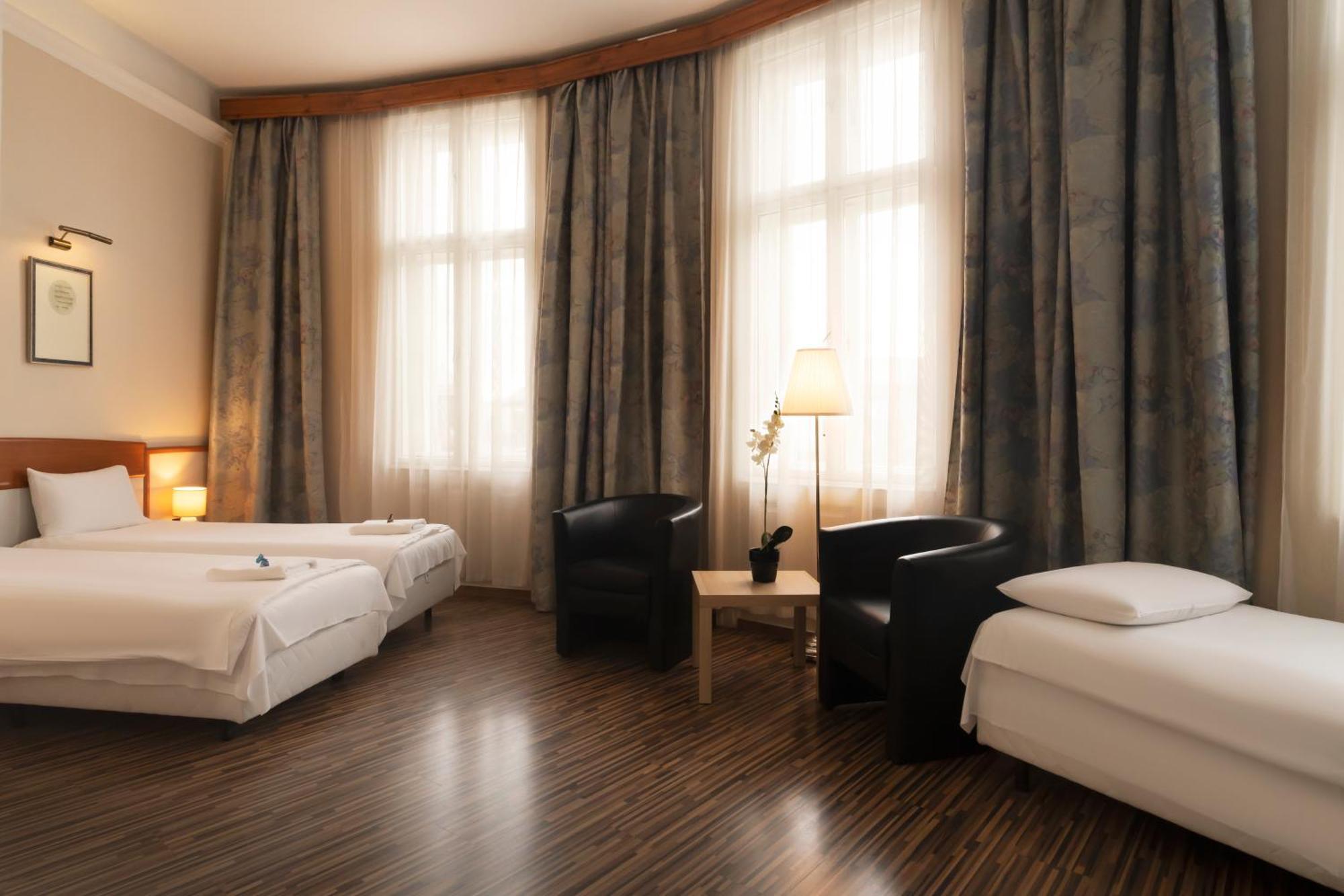 Korona Hotel Nyíregyháza Extérieur photo