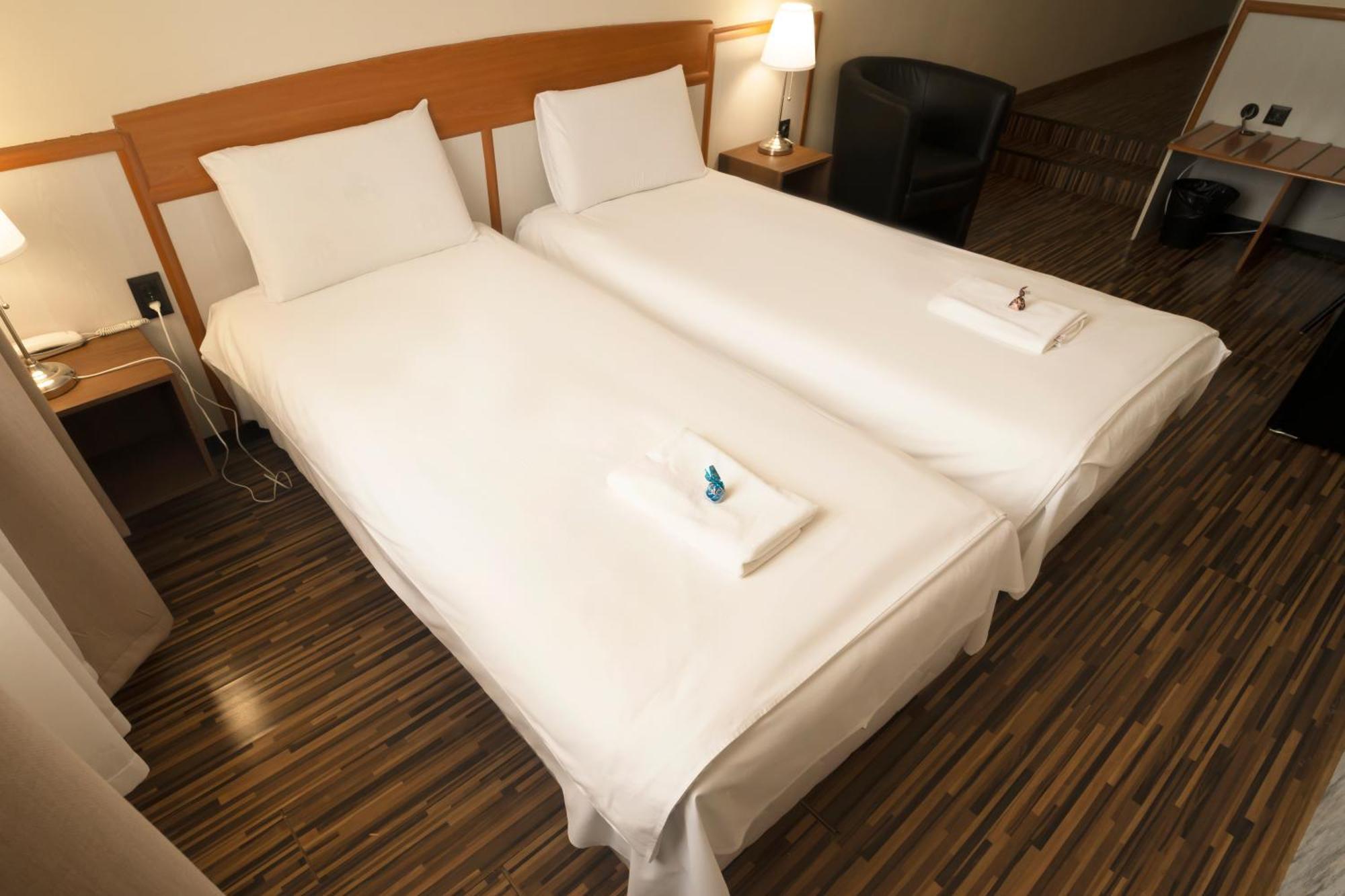 Korona Hotel Nyíregyháza Extérieur photo