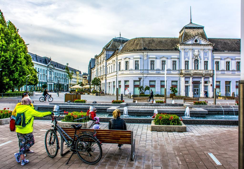 Korona Hotel Nyíregyháza Extérieur photo