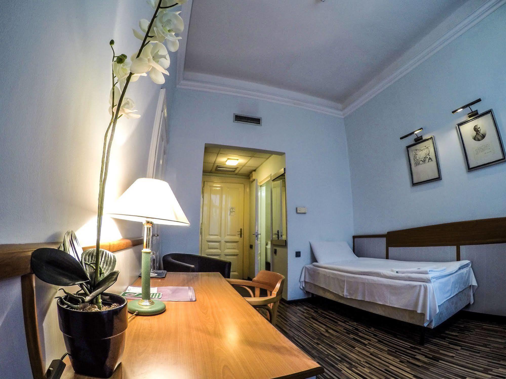 Korona Hotel Nyíregyháza Extérieur photo