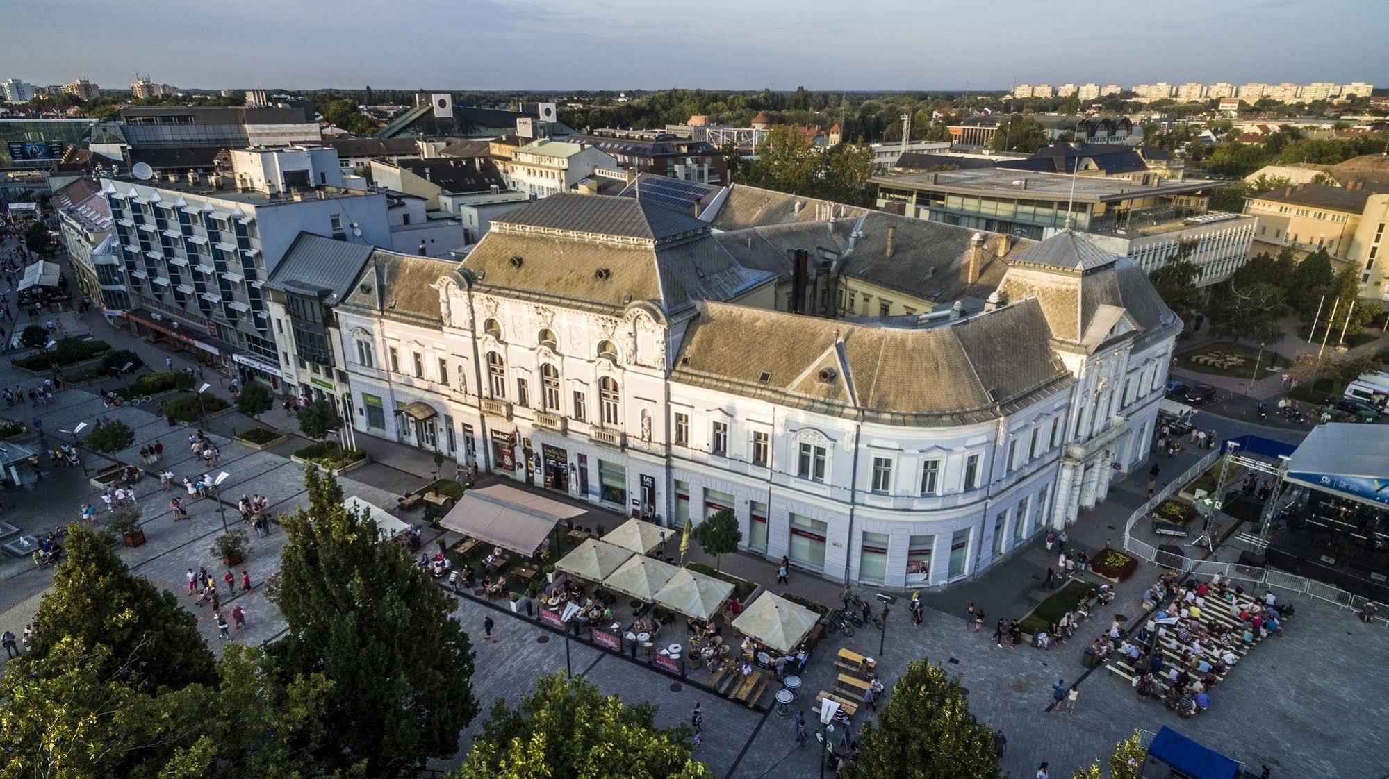 Korona Hotel Nyíregyháza Extérieur photo