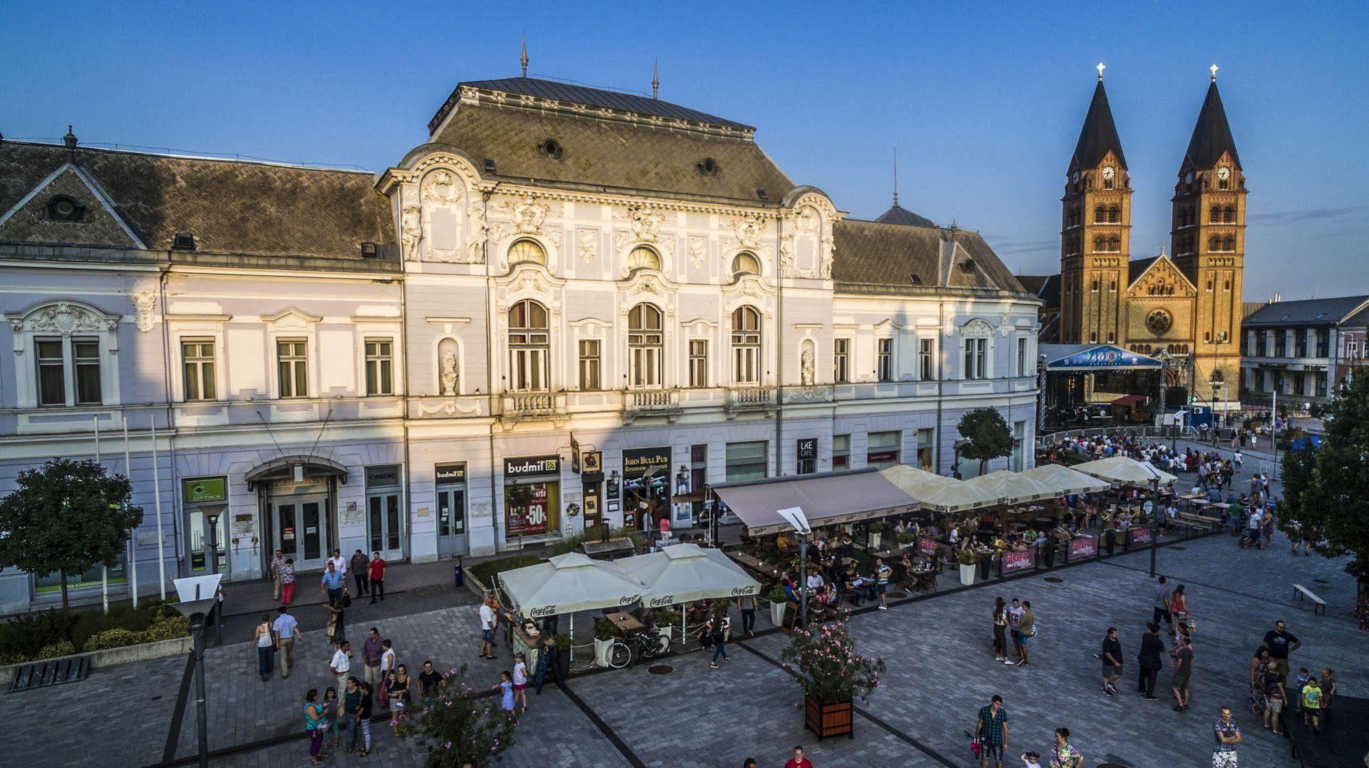 Korona Hotel Nyíregyháza Extérieur photo